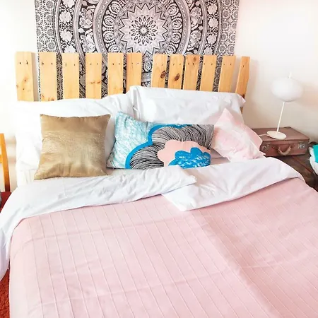 Homestay Artsy Peacefulness Next To Park And Near Center *